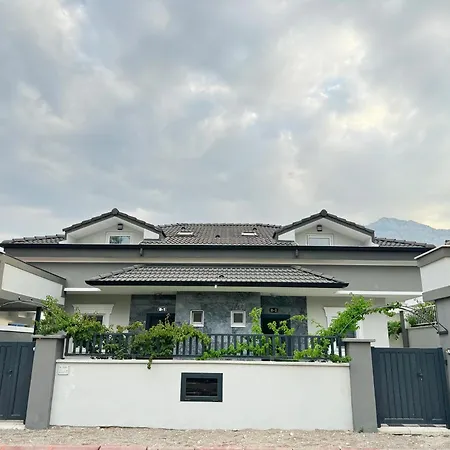Diamond Villas Kemer B1 Blok Ikiz Villa Ortak Havuzlu